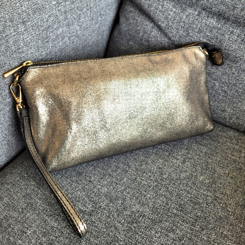 Danier Leather Purse With Wrist Strap Golden metalic